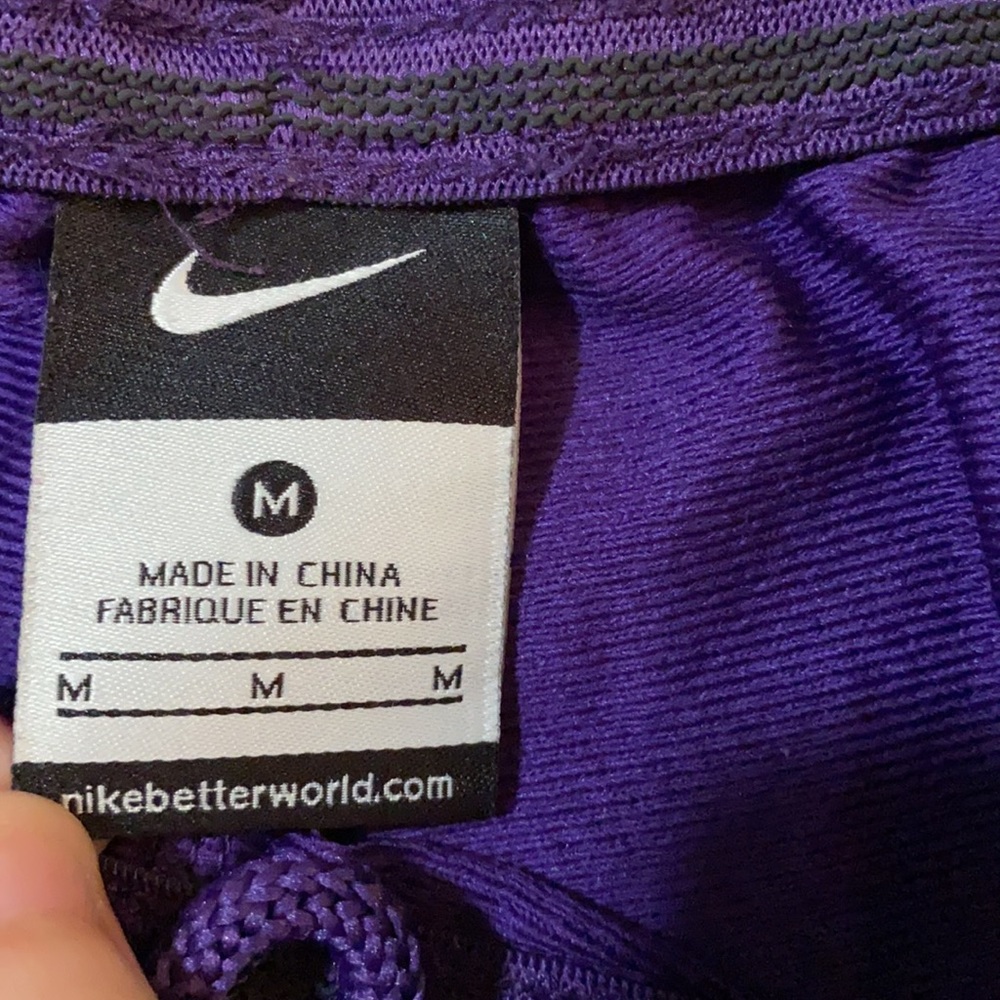 Nike - Picture 3 of 3